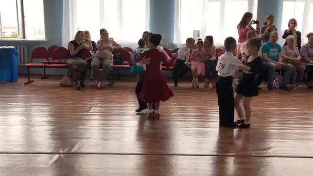 Внучка 5 лет танцует(пара 78)