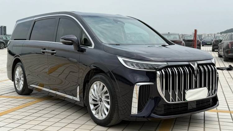 Voyah Dream, 1.5 PHEV (гибрид), 2022, комплектация PremiumLuxury