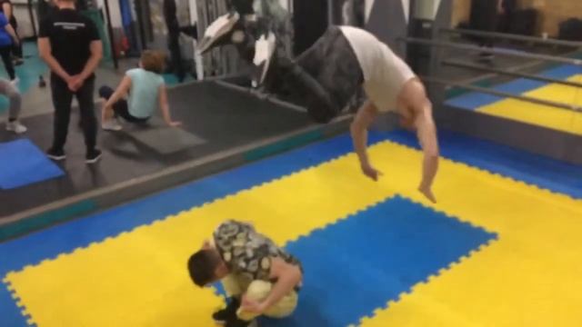 Еще один прыжок-кувырок в SLOW MO