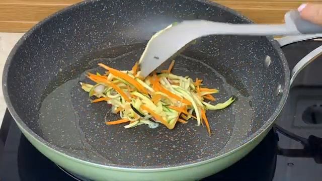 Быстрый Простой и Вкусный Ужин или Завтрак из кабачков Вкусные жареные Кабачки и Яйца