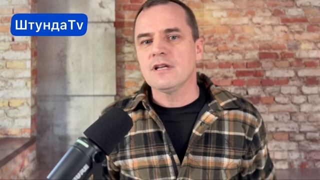 Пастор утверждает что красить ногти грех, а сам покрыв