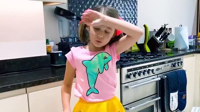 Мисс Кэйти и Мистер Макс (Miss Katy) Кэти и Макс демонстрируют свое хорошее и плохое поведение