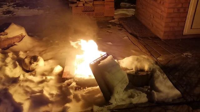 Костёр и снег