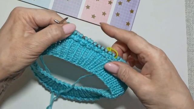 Шапочка рельефной вязкой / Подробный МК