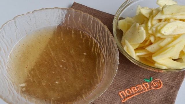 Карамельный яблочный пирог Роза