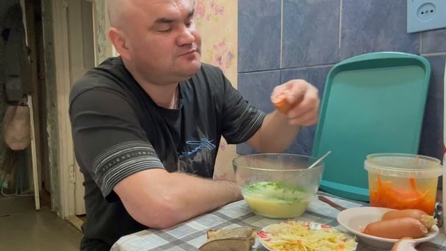 УЖИН/КАРТОФЕЛЬНОЕ ПЮРЕ/КОПЧЕНАЯ ГРУДИНКА/САРДЕЛЬКИ/ЯЙЦА/МОЛОКО/ОВОЩИ