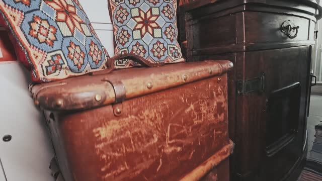 «🕰✨ Что скрывают стрелки времени? «От сундука до шпруха: Что хранит частный музей в России ?