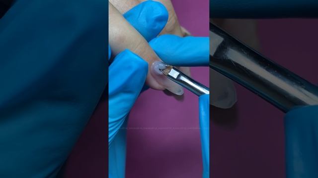 Выравнивание ногтевой пластины гелем в технике без оп