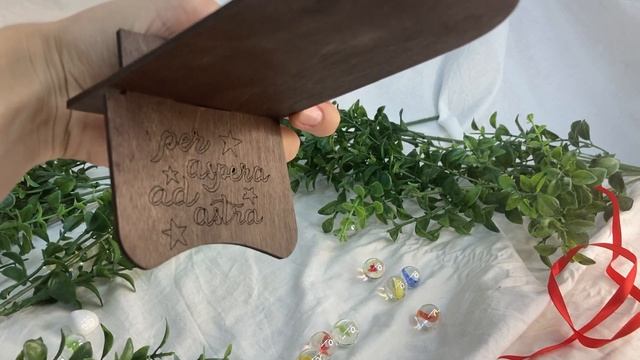 Подставка под телефон На Луне