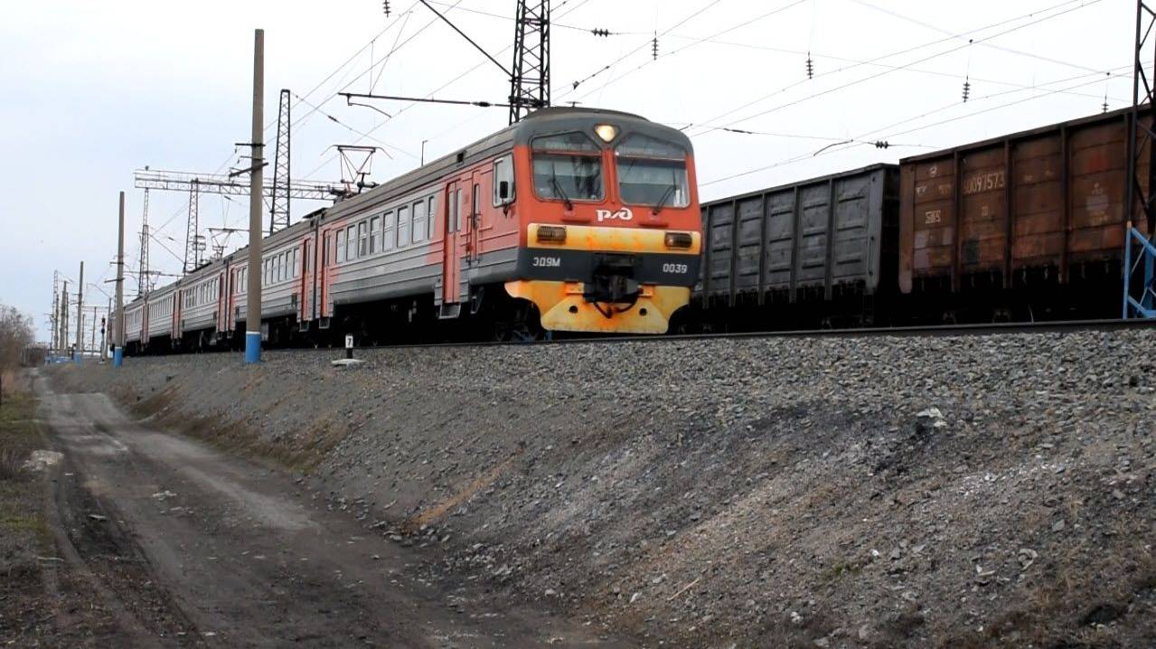 Электропоезд ЭД9М-0039