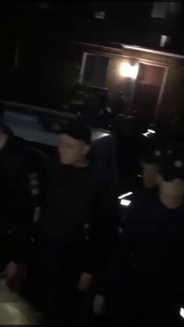 А вот и первые кадры массового бунта против полицаев и гиен ТЦК в Каменец Подольском !!!