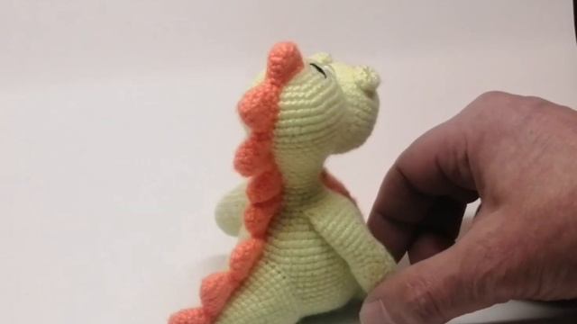 Игрушка вязаный дракон (желтый). Ручная работа.