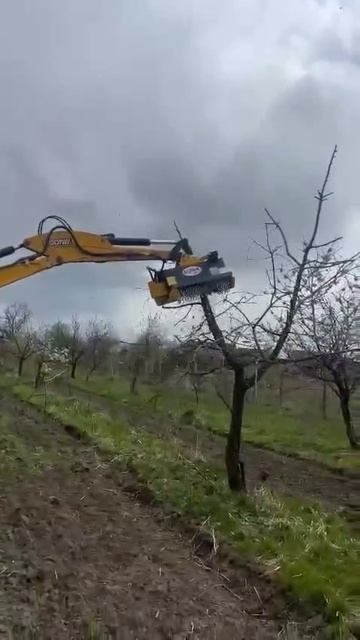 Мини-мульчер TFK70dt OSMA на мини-экскаваторе JCB