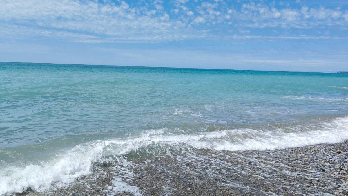 Дорога к морю от гостевого дома Елена улица Победы 256