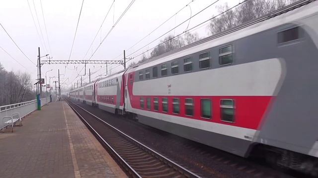 Супер-приветливая бригада на электровозе ЭП20-003 с двух