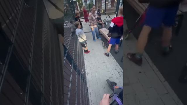 ☝️В Москве эмигрантка ударила РЕБЁНКА,"Я тебя  отправлю откуда ты сюда приехал.Выдворить её с РФ.