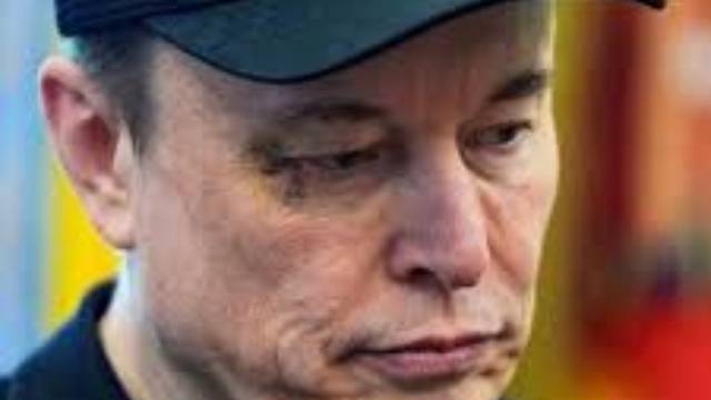 Илон Маск был замечен покидающим Белый дом с заметным синяком под глазом после встречи с Трампом