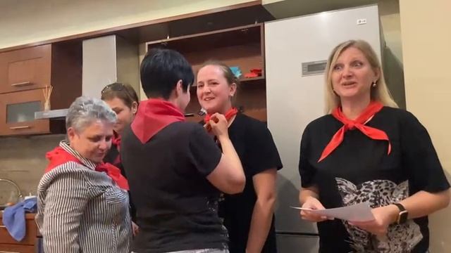 Не успели вступить в пионеры по причине  рождения после развала Советского Союза?Исправлено!