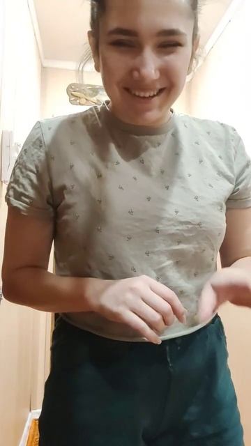 крашу стеновые панели 😀#ремонт#стены#краска