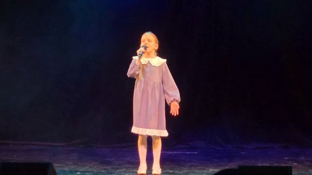 «ЖУРАВЛИ» Петровичева Агния (8 лет) Педагог по вокалу Оксана Родина. Студия «Вокальная азбука»