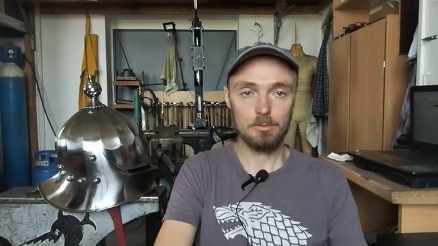 Никто не верит, что я делаю доспехи. Кто заказывает их ?