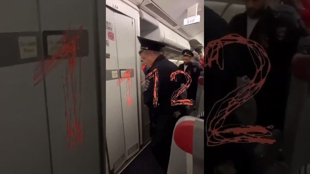 🎉🧳 Захватывающий случай с ручной кладью: женщина в леопардовом наряде сорвала рейс, устроив ска...