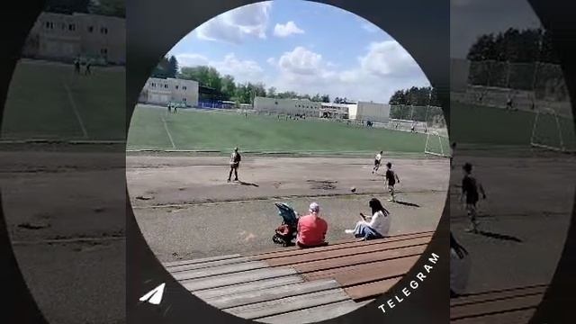 На футболе ⚽