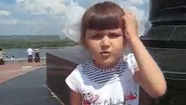 Мам, там такой лысый сидит)))