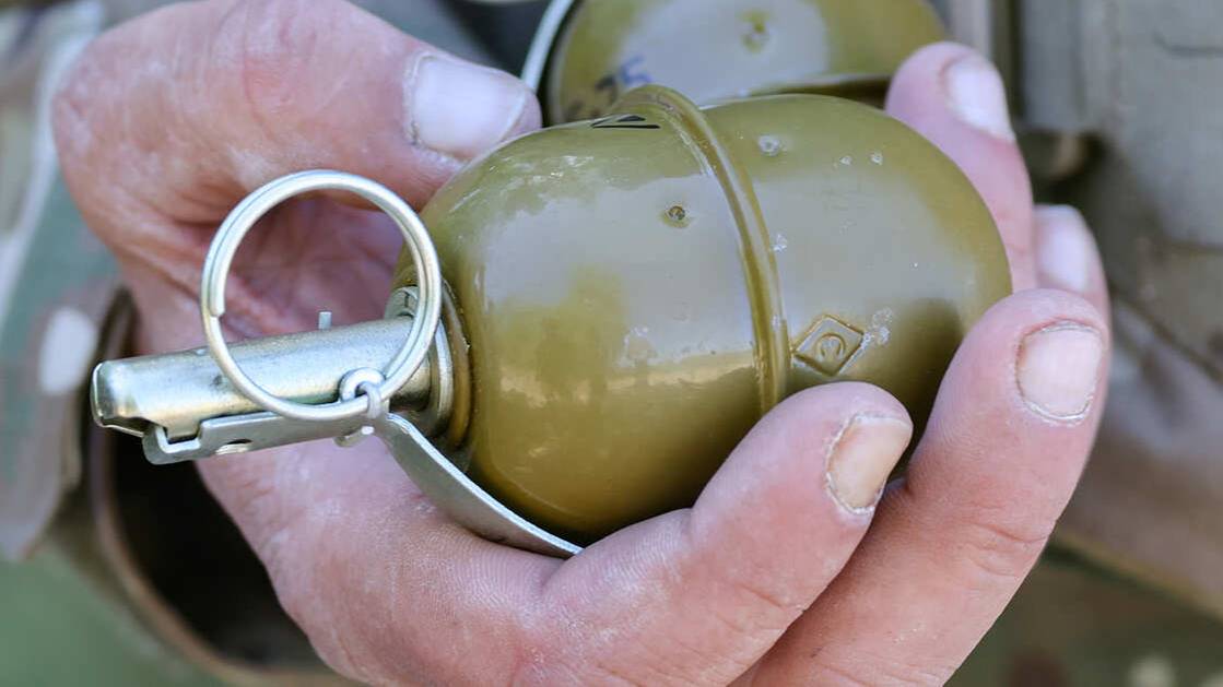 На Украине мужчина бросил гранату в людей возле супермаркета