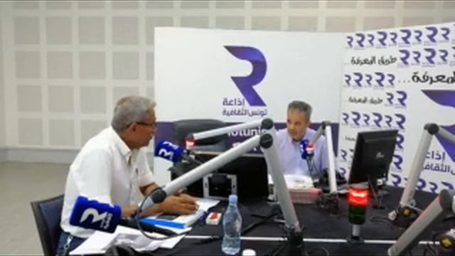 في مجلس الشرف الشاعر والكاتب الحر المختار المختاري ضيف اذاعة تونس الثقافيّة