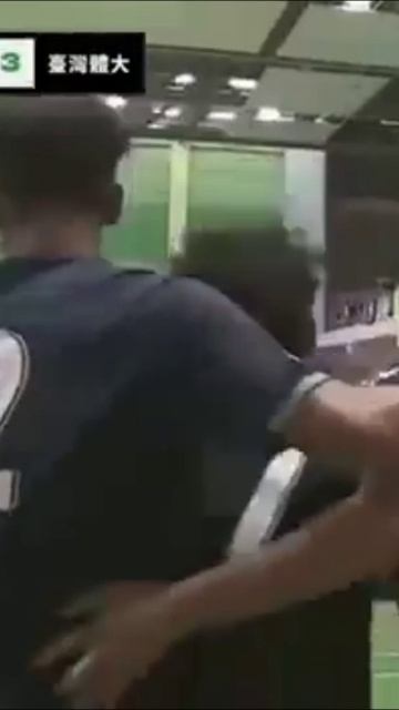 Ну что за гeний этот вратарь