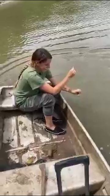 Умничка рыбачка!