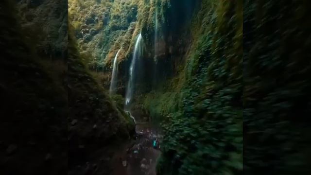 🌍 Водопад Мадакарипура, Восточная Ява, Индонезия