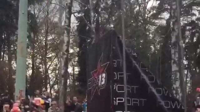 Летают в воздухе