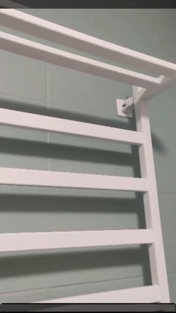 Электрический полотенцесушитель белый
