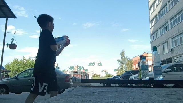 войнушка водяными пистолетами