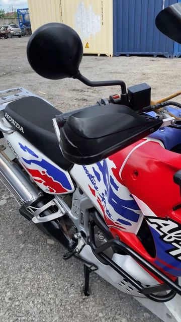 Africa twin 750 Motornd