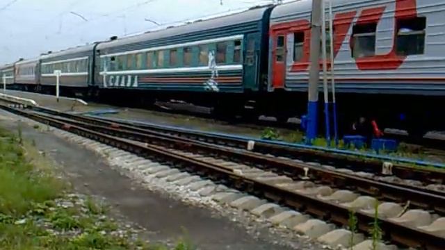 ЧС2-334 с поездом №393 Волгоград - Н.Вартовск, ст.Ревда