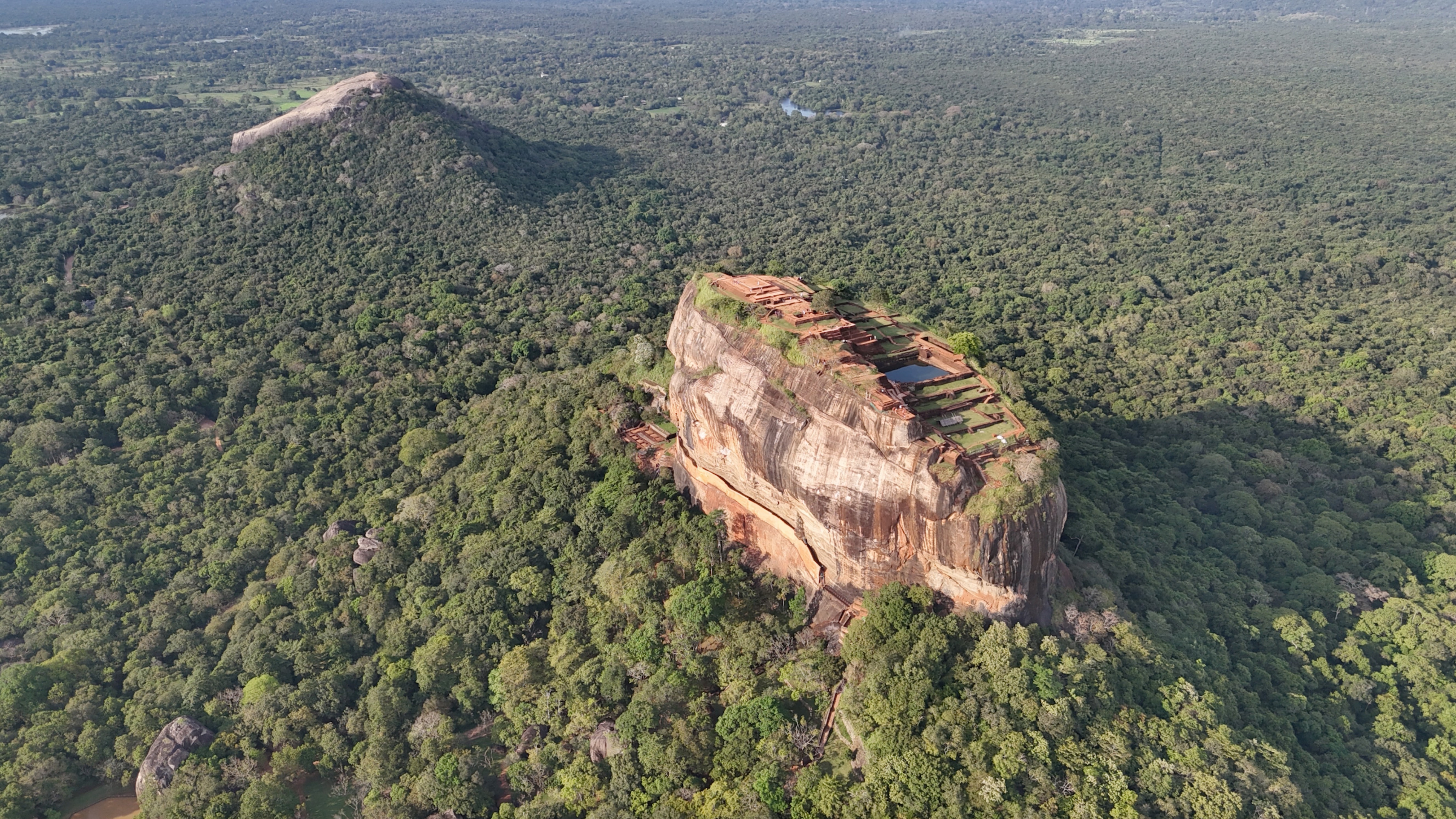 Шри Ланка , Сигирия Пожалуй, самое известное и посещаемое место  #SriLanka 🇱🇰, #Sigiriya, #Drone