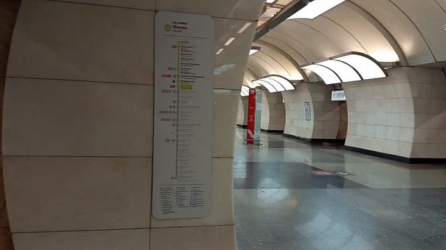 Станция метро Бутырская, снежный апрель / Butyrskaya metro statio