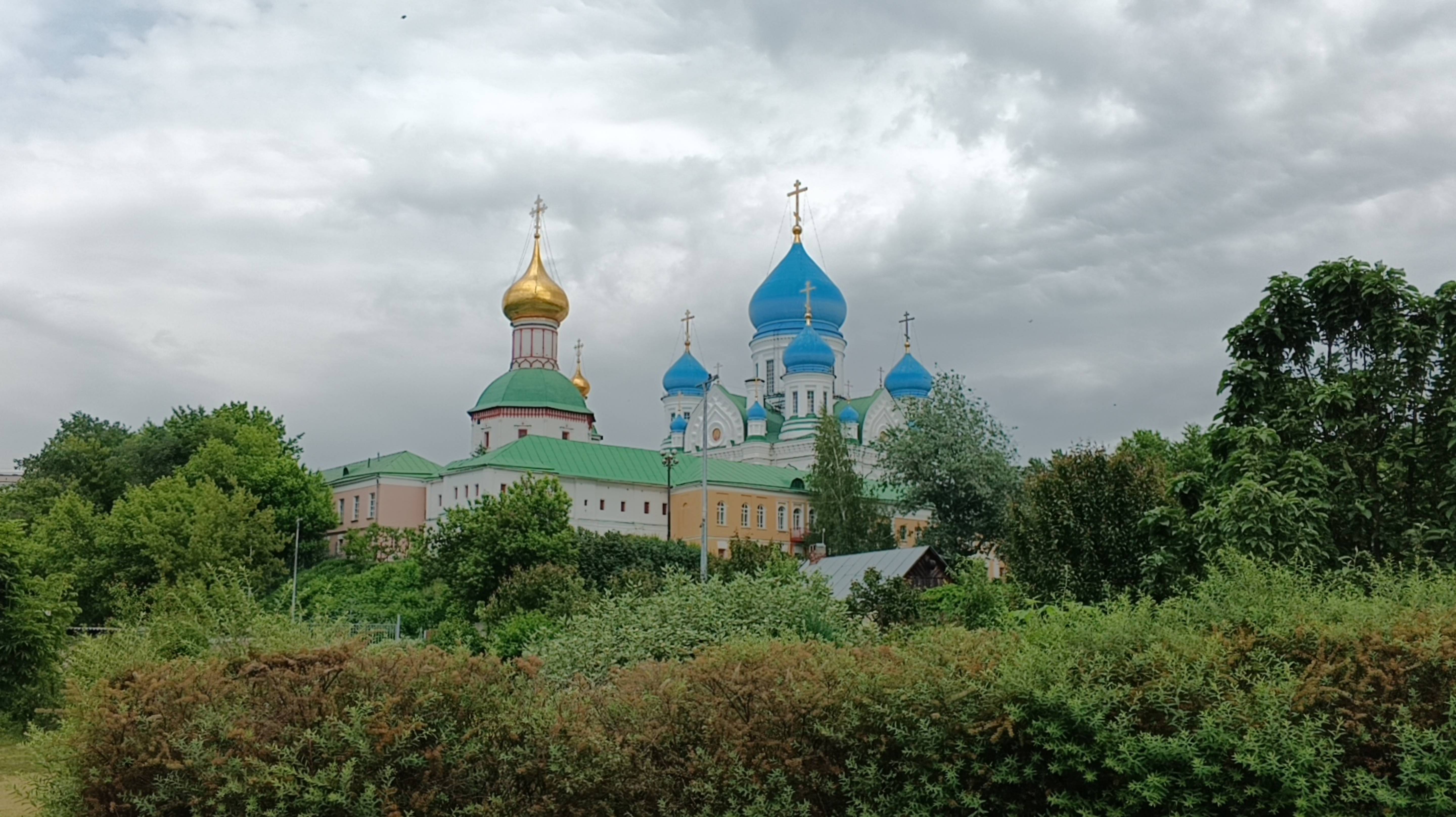 Прогулки по Москве.По МЦД-3.ДЕПО.Николо-Перервинский монастырь, водонапорная башня и Машенька