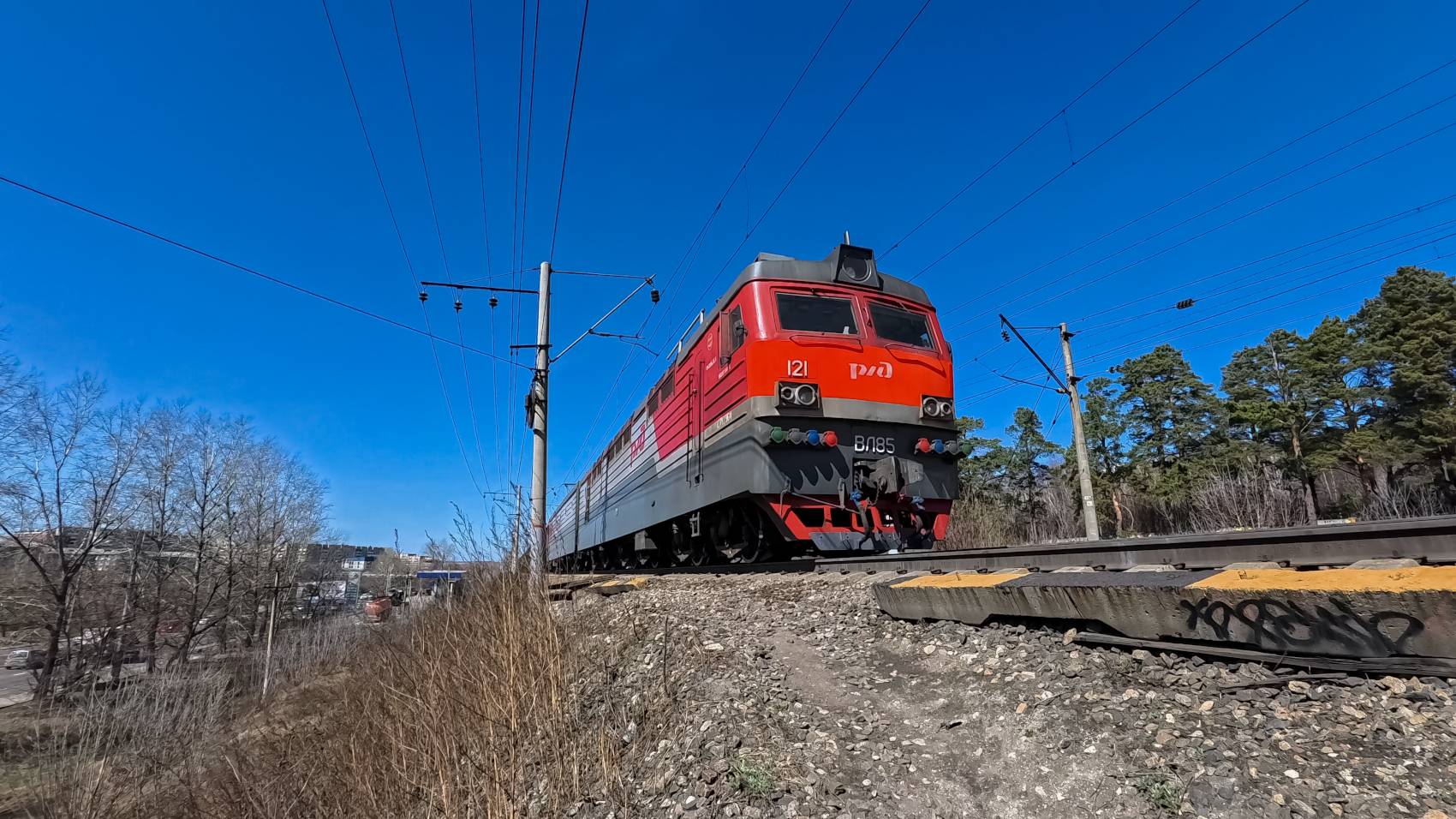 ВЛ85-121