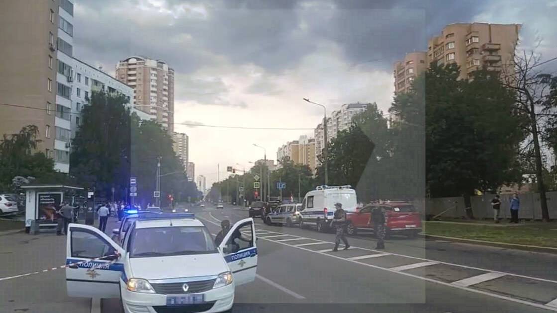 Мужчина, зарезавший 17-летнюю девушку в Москве, сначала преследовал ее