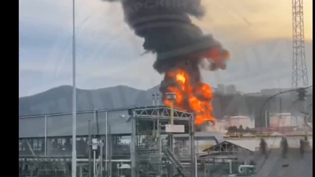 Туапсе.Нефтебаза местного нефтезавода прилёт дрона в