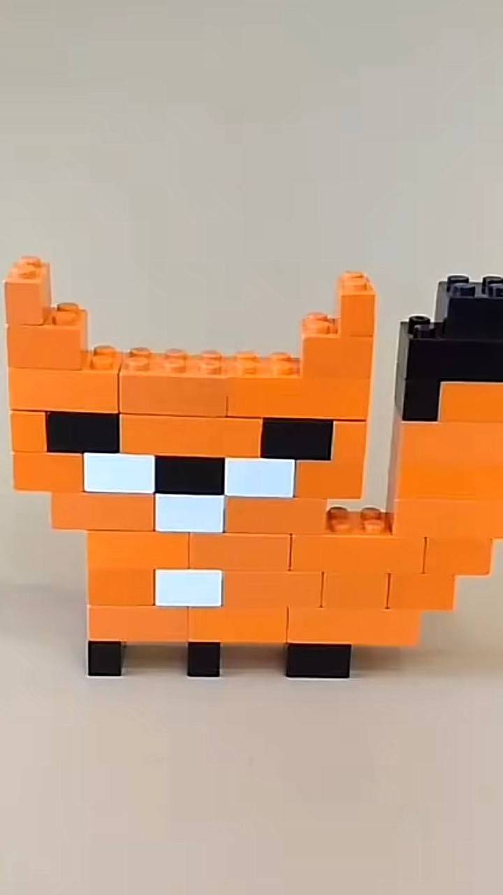 Сборка LEGO лиса