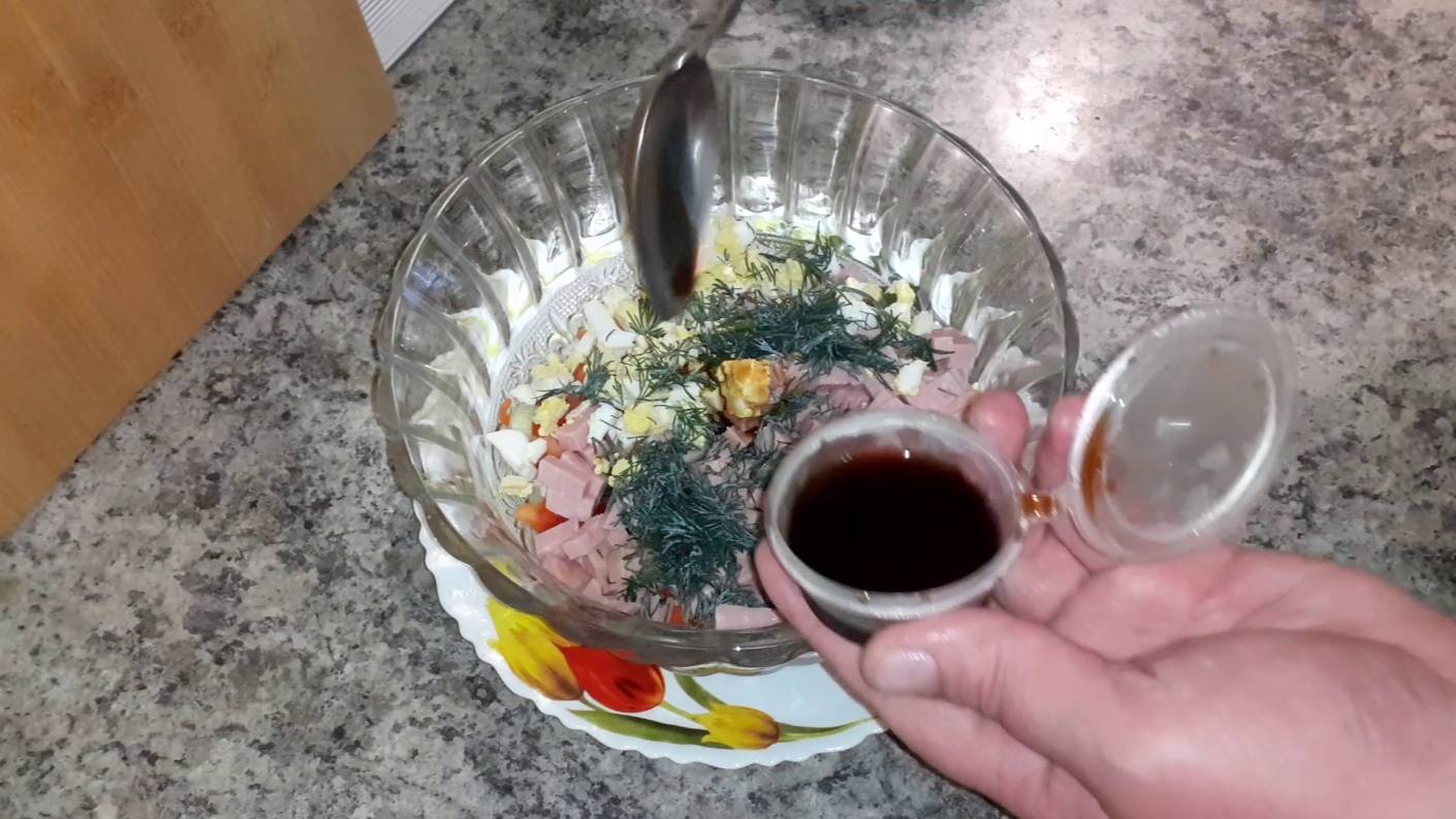 Салат который вы еще точно не готовили и не пробовали. (Продукты в комментариях)