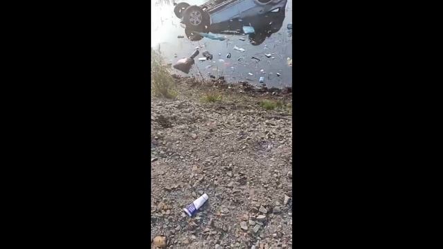 Автомобиль вылетел с дороги и перевернулся в Бикинском округе
