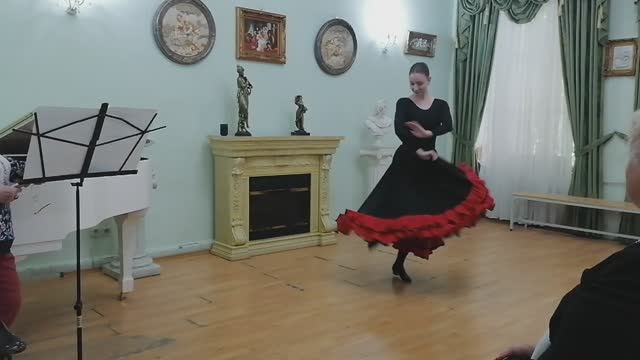 Испанский танец. Исполняет Анастасия