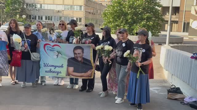 Поклонники Юрия Шатунова на премьере мюзикла It’s МАЙ Life
25 мая 2025 г.