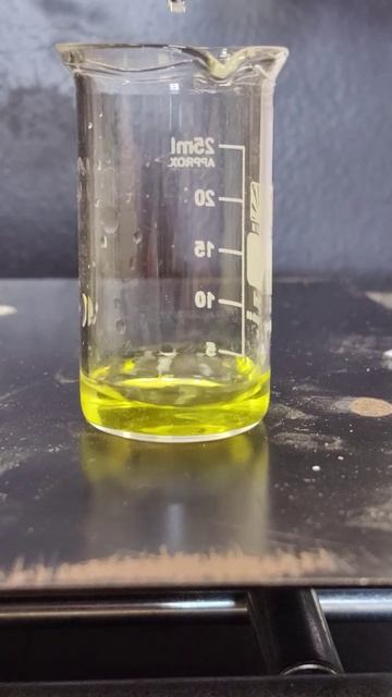 Pb(NO3)2 + NaNO2: раствор желтеет